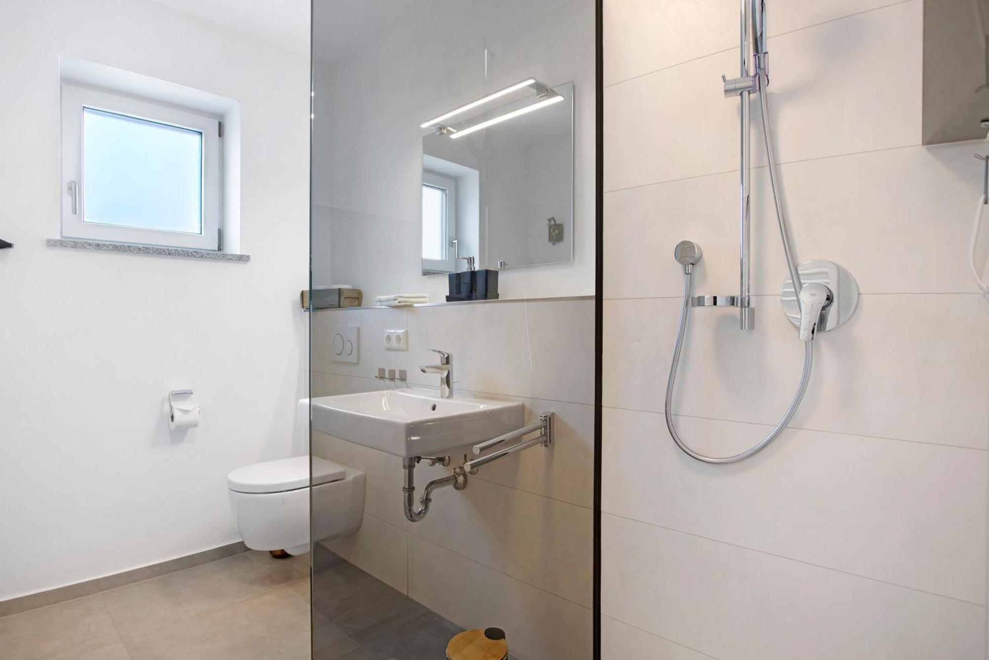 Design Ferienwohnung Am Chiemsee ไบรท์บรุนน์ อัม คีมเซ ภายนอก รูปภาพ